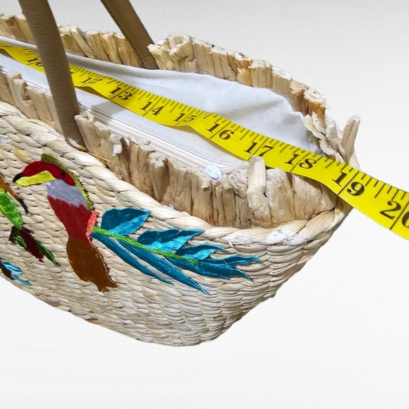 Pacific Paradise A World Traveler Collection Woven Straw Beach Tote - Picture 14 of 16